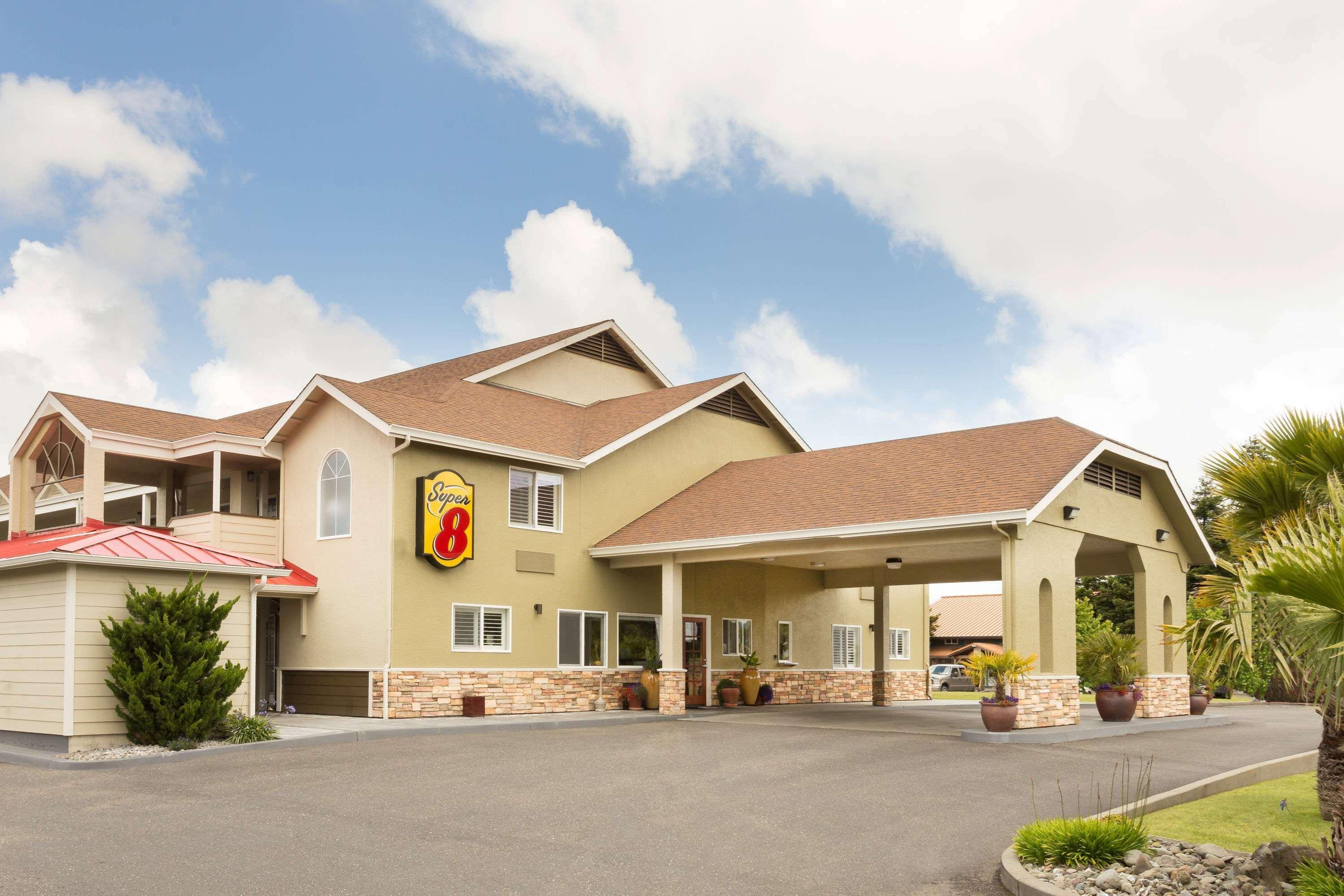 财神速8酒店 福图纳 外观 照片